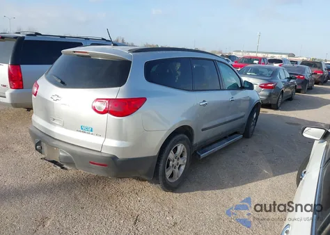 2010 Chevrolet Traverse Ls z USA, uszkodzony, nr VIN 1GNLREED0AS126822